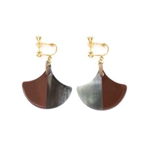 イヤリング・ピアス ファンシェイプ / ワイン [E066S]